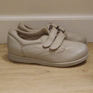 Women's Beige, Genuine Leather, Orthopedic Sneakers - Canfield - Size 6 - (2W)